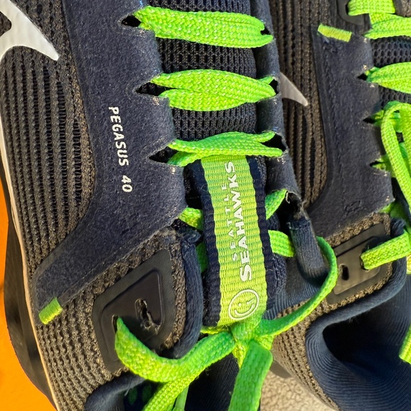 Nike Air Zoom Pegasus 40 x NFL low Seattle Seahawks size 7 - Picture 2 of 7